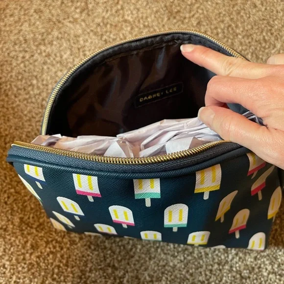 Dabney Lee Popsicle Print Cosmetic Case NWT - Picture 5 of 5